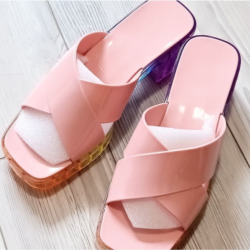 (11-3995)  Women's Platform Sandals Sz M (7.5)